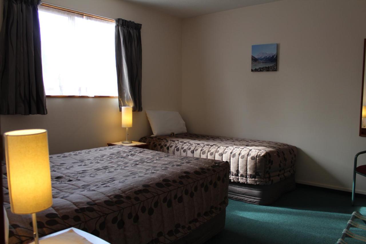 อะชัวร์ แอมบาสซาเดอร์ มอเตอร์ ลอดจ์ Motel อามารู ภายนอก รูปภาพ