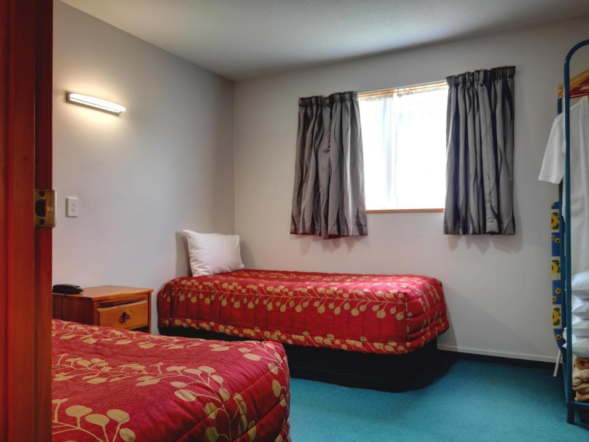 อะชัวร์ แอมบาสซาเดอร์ มอเตอร์ ลอดจ์ Motel อามารู ภายนอก รูปภาพ