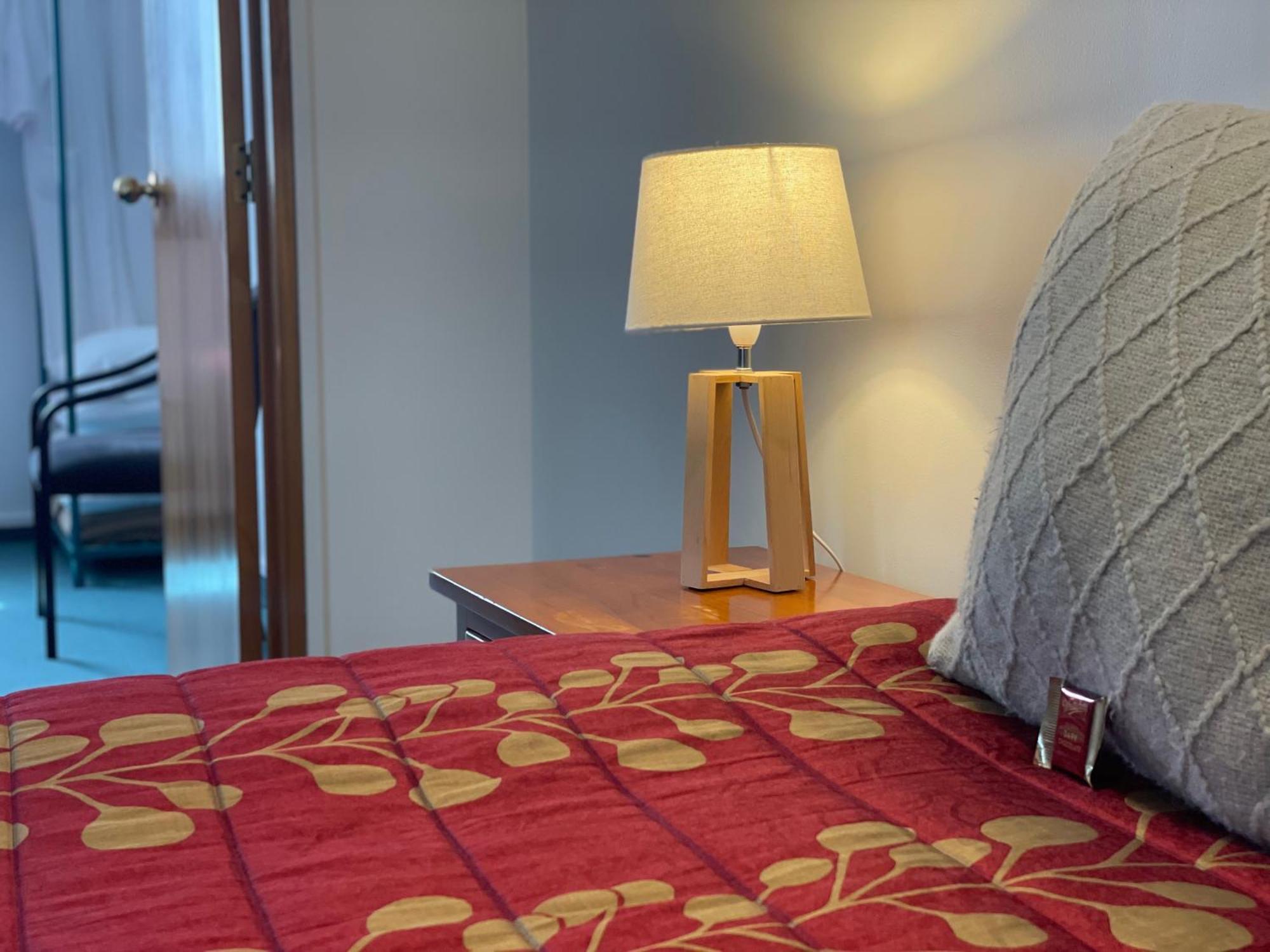 อะชัวร์ แอมบาสซาเดอร์ มอเตอร์ ลอดจ์ Motel อามารู ภายนอก รูปภาพ