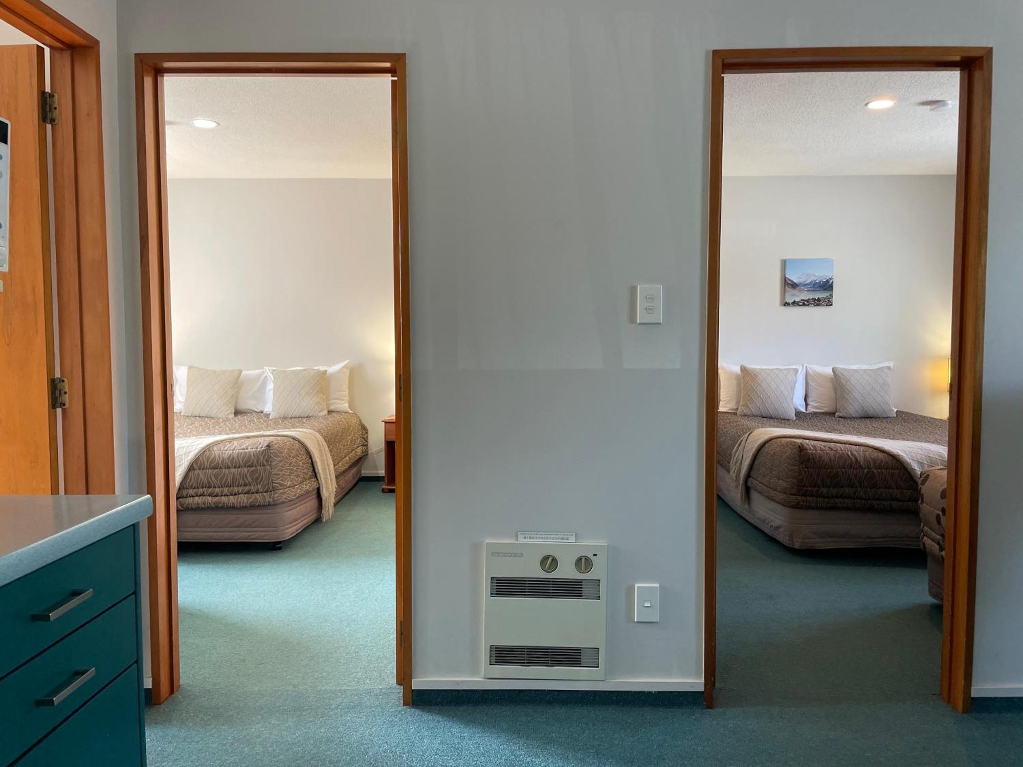 อะชัวร์ แอมบาสซาเดอร์ มอเตอร์ ลอดจ์ Motel อามารู ภายนอก รูปภาพ